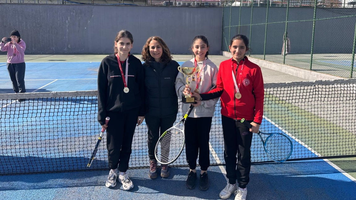 Okul Sporları Yıldız Kızlar Tenis Takımımız İl 1.si Olmuştur